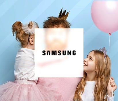 Logo de Samsung devant une image de la campagne digitale Fete des pères
