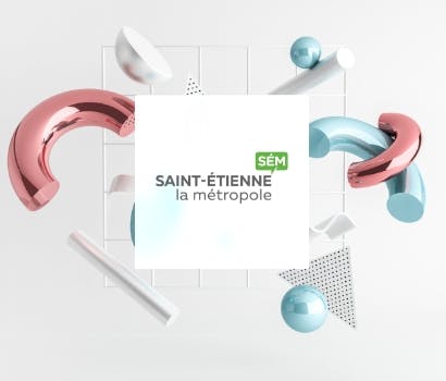 Logo de Saint-Etienne Métropole devant des formes 3D abstraites